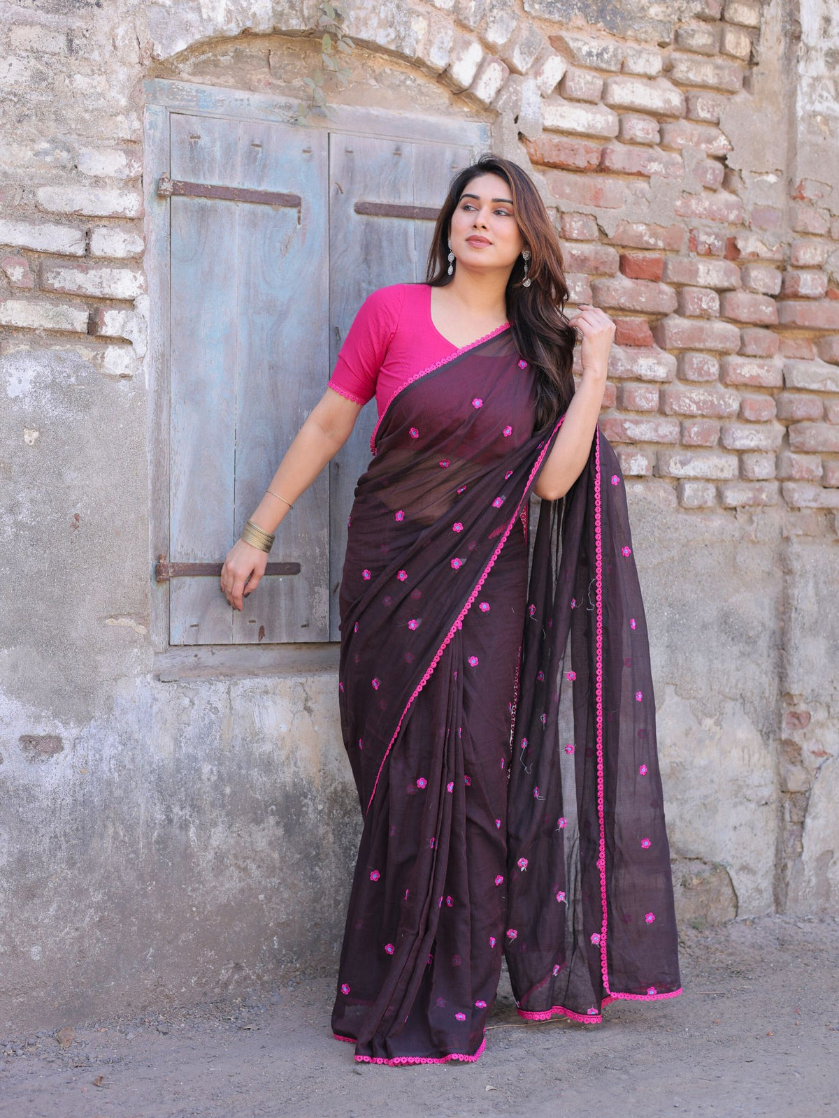 Cola mul cotton embroidered saree with blouse