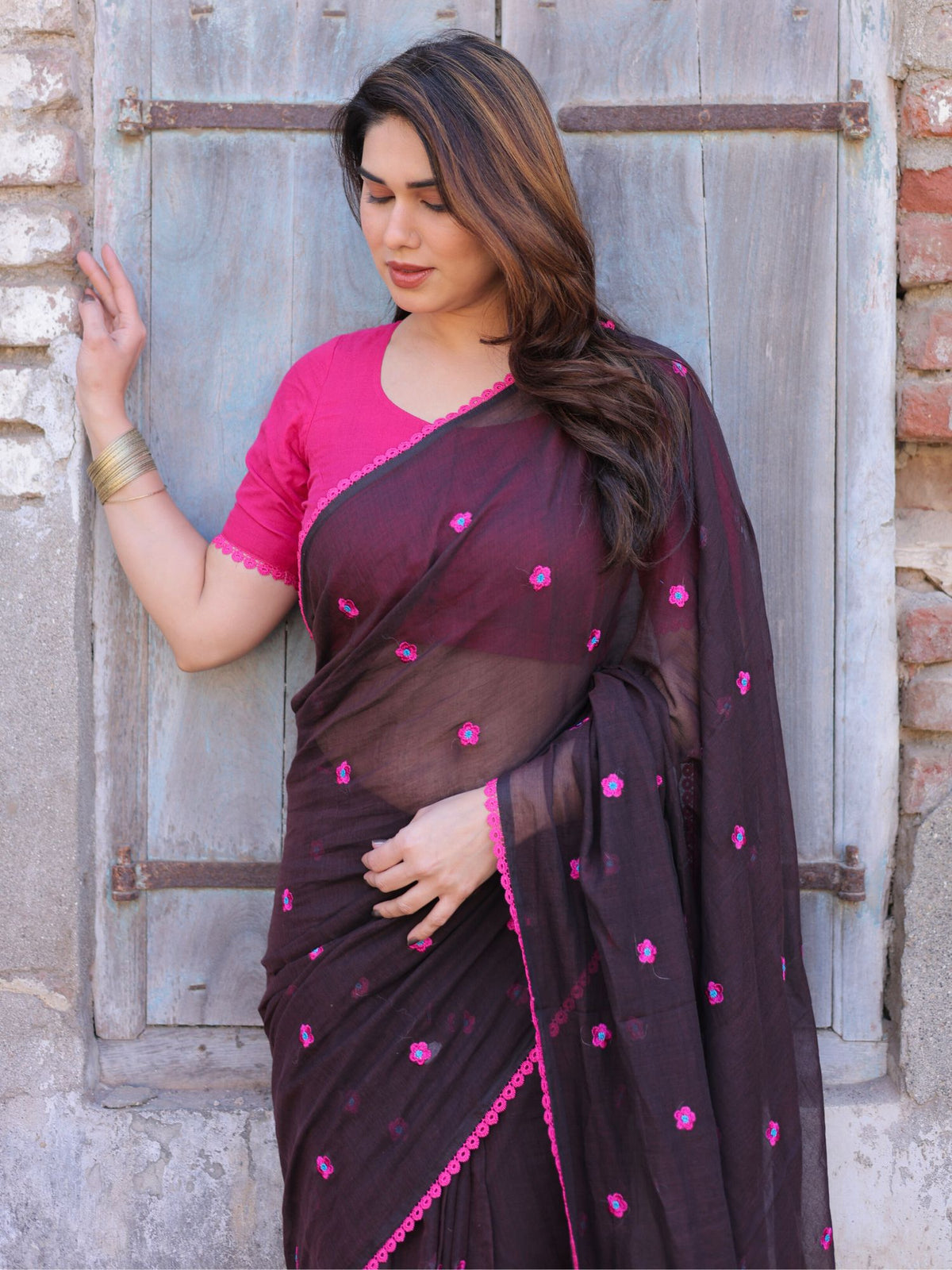 Cola mul cotton embroidered saree with blouse