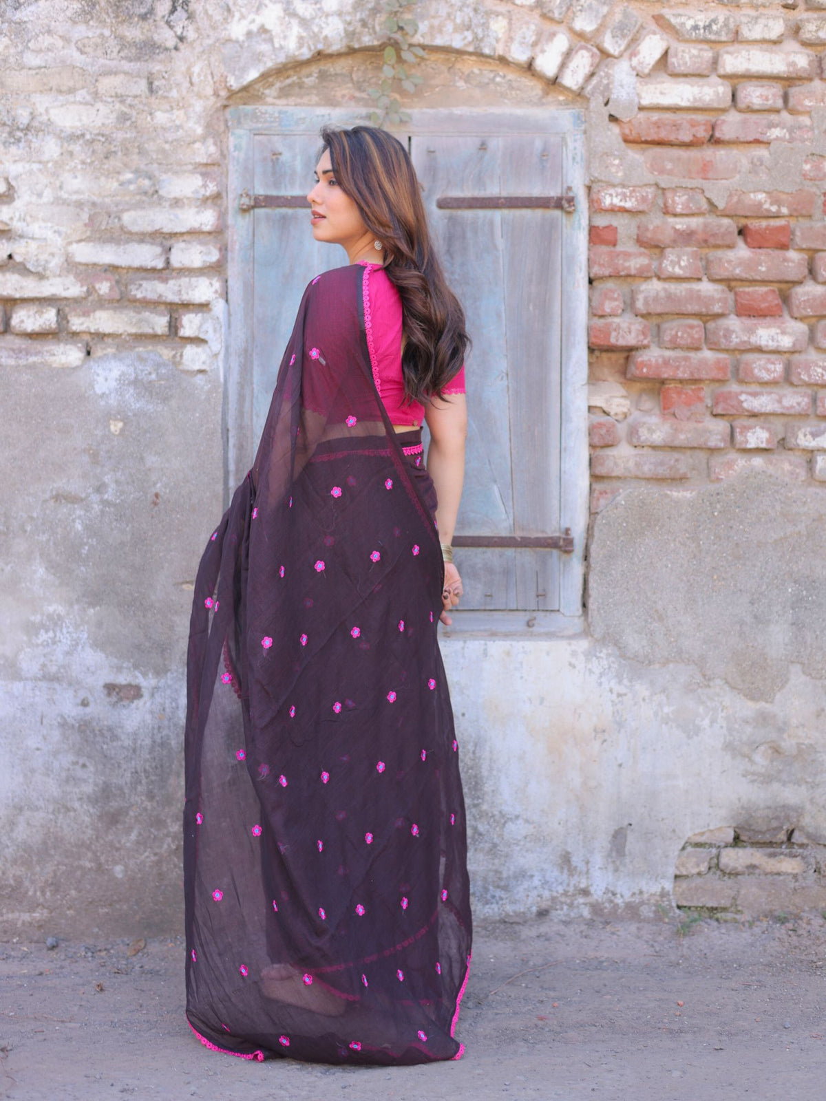 Cola mul cotton embroidered saree with blouse