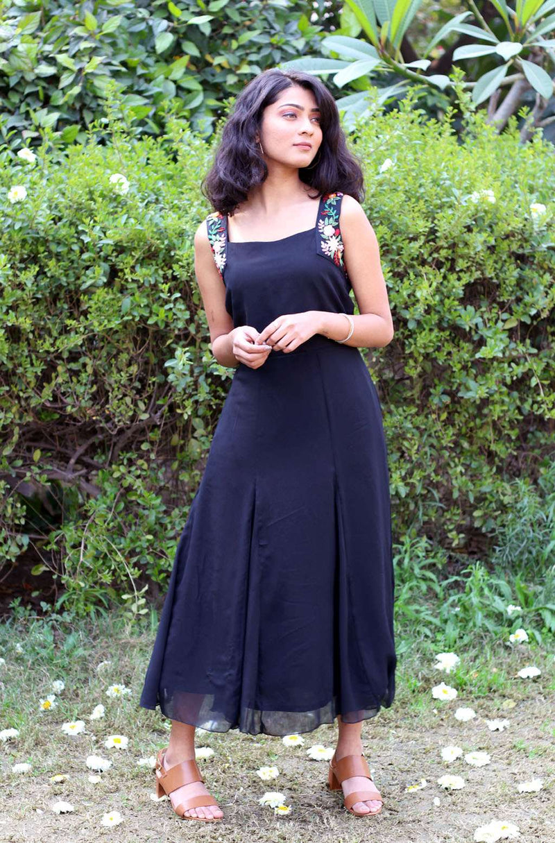 Raven Chiffon Black Dress